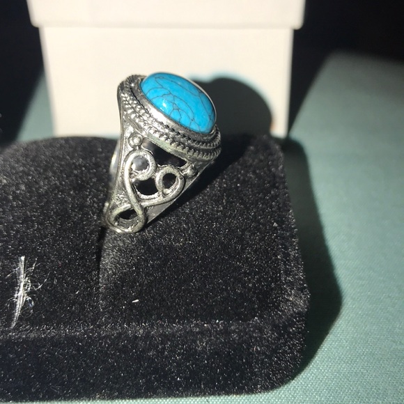 New Beautiful sterling silver ring - Picture 3 of 8